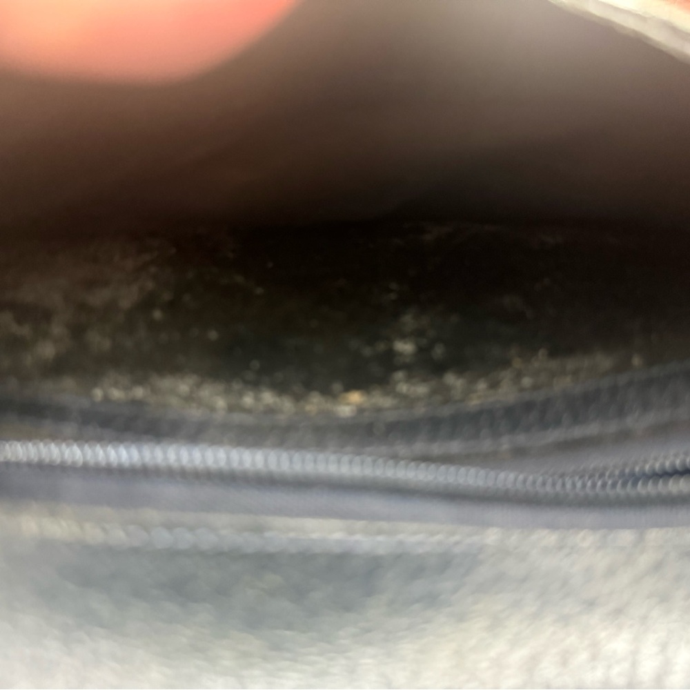 Used in good condition Gucci clutch / wallet - Picture 10 of 16